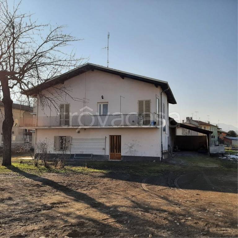 Villa Bifamiliare in vendita a Dronero via Fucine