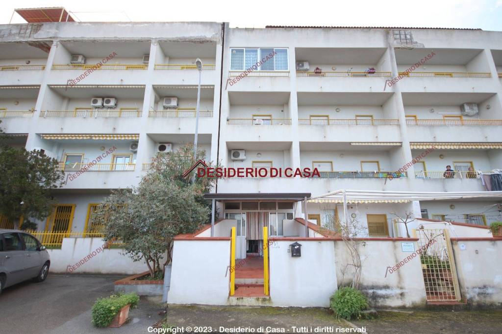 Appartamento in vendita a Pollina viale Madonie, 9