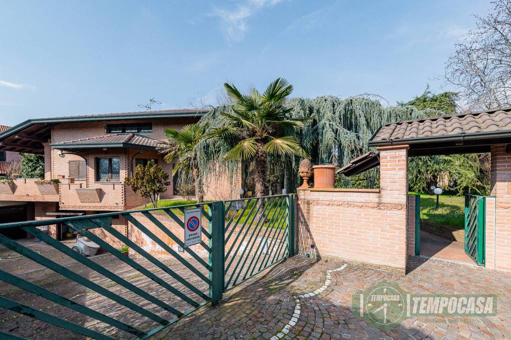 Villa in vendita a Vizzolo Predabissi via Palmiro Togliatti, 21