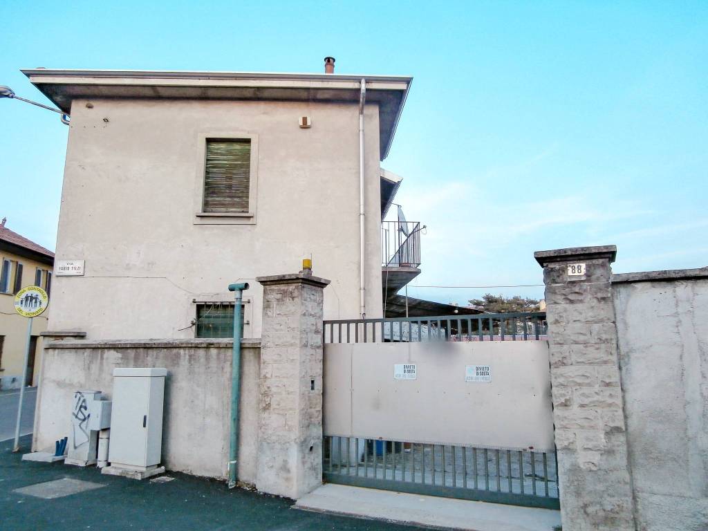 Casa Indipendente in vendita a Legnano via Olmina