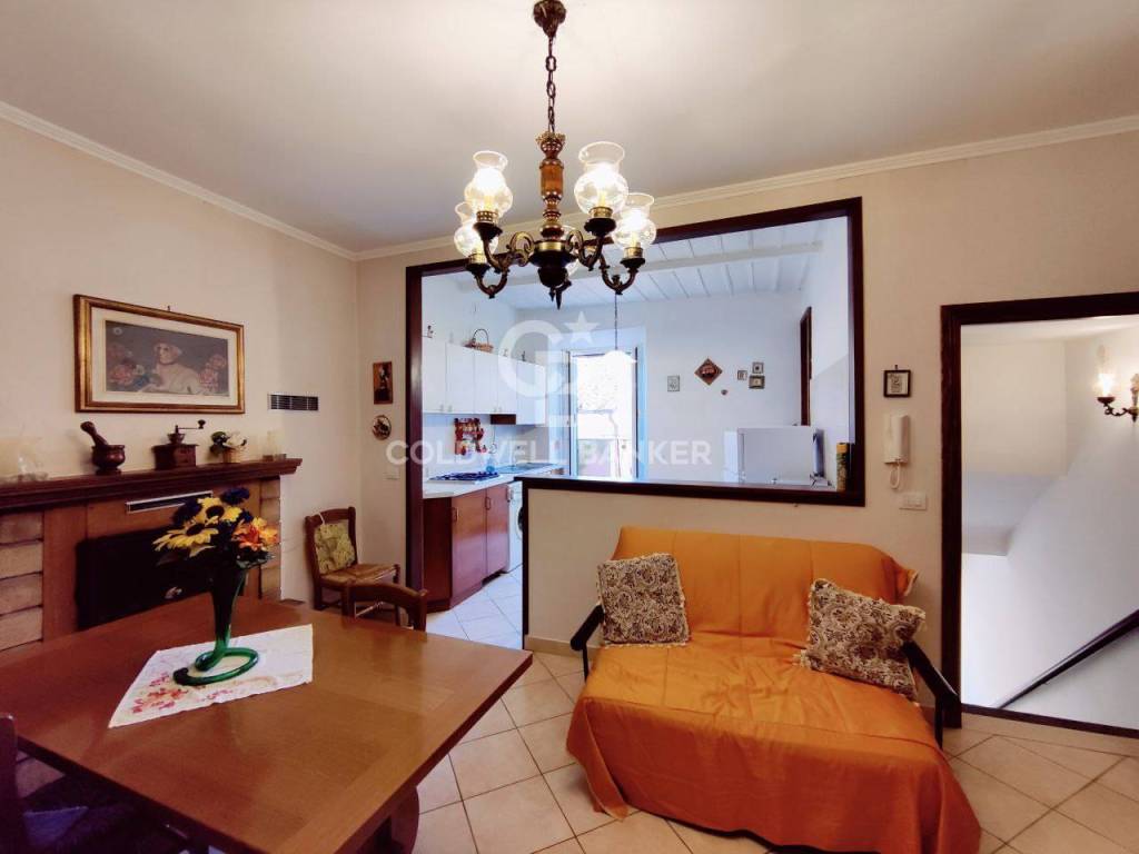Appartamento in vendita a Cellere via Roma, 87