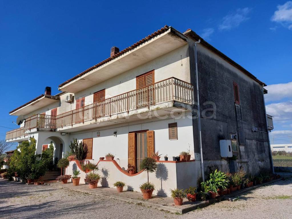 Villa a Schiera in vendita a Eboli via Prato Traversa 8