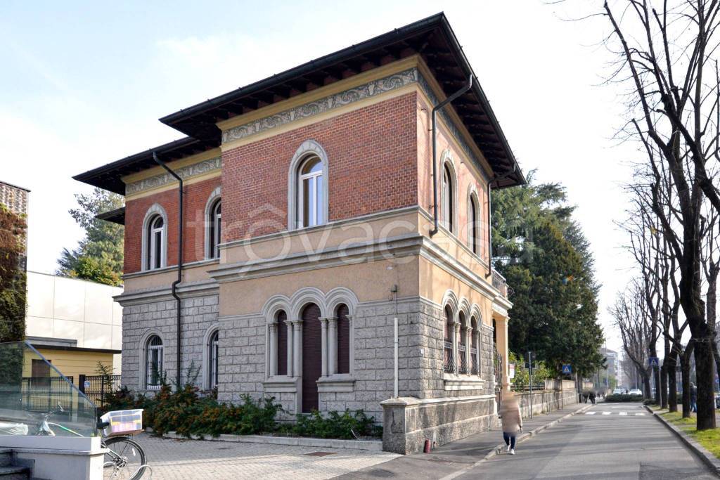 Ufficio in affitto a Milano via Giovanni Battista Casella