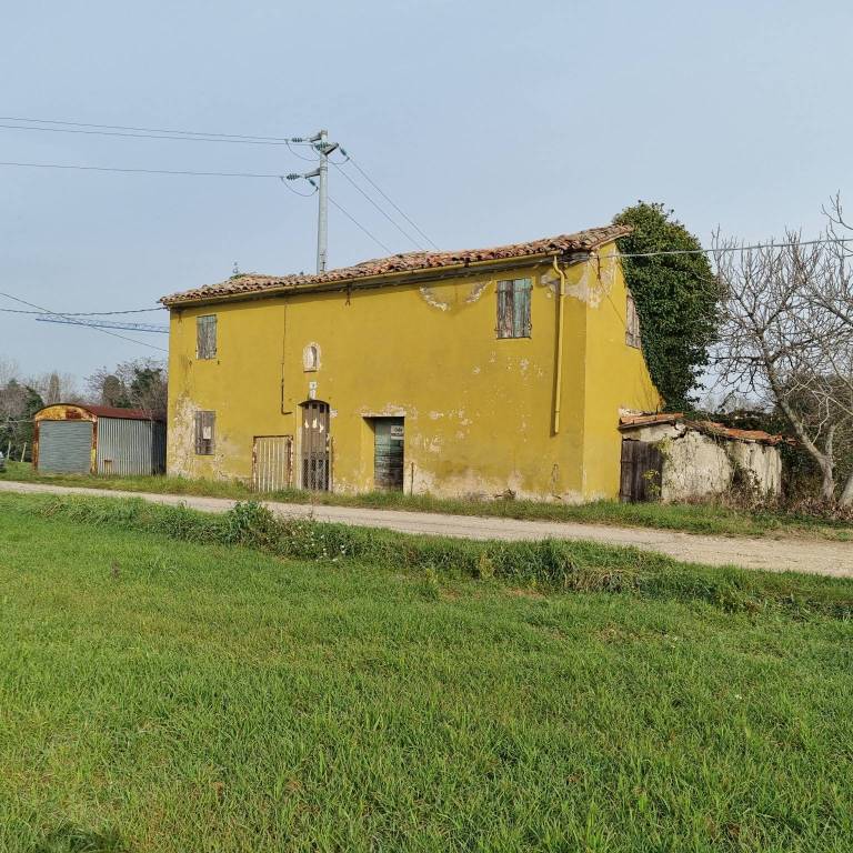 Colonica in vendita a Misano Adriatico via dei Mulini, 64