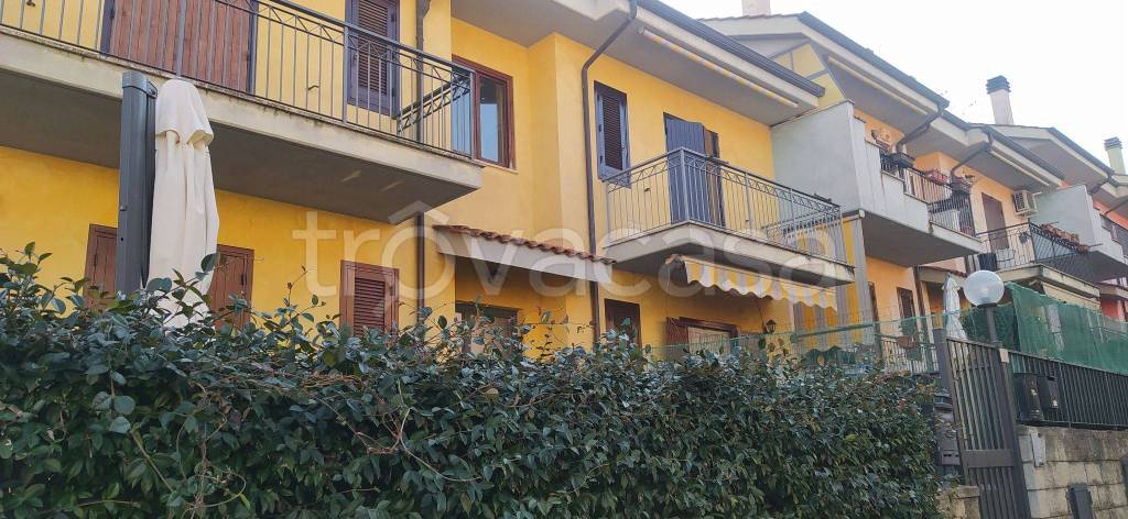 Villa a Schiera in in vendita da privato a Tivoli strada San Polo