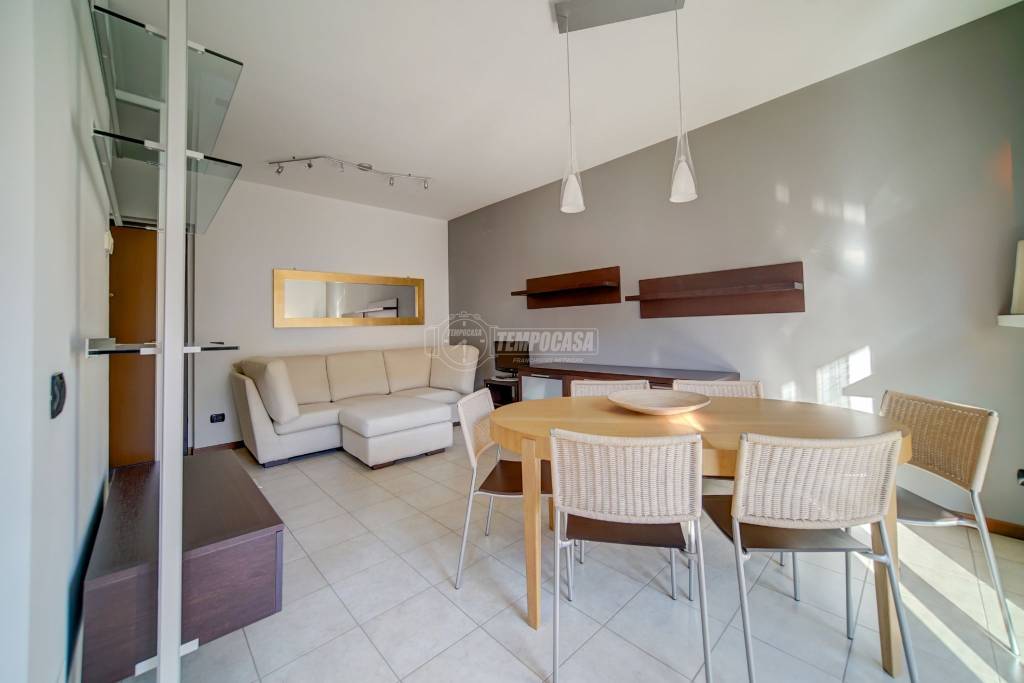 Appartamento in vendita a Cardano al Campo via Carreggia 105/b