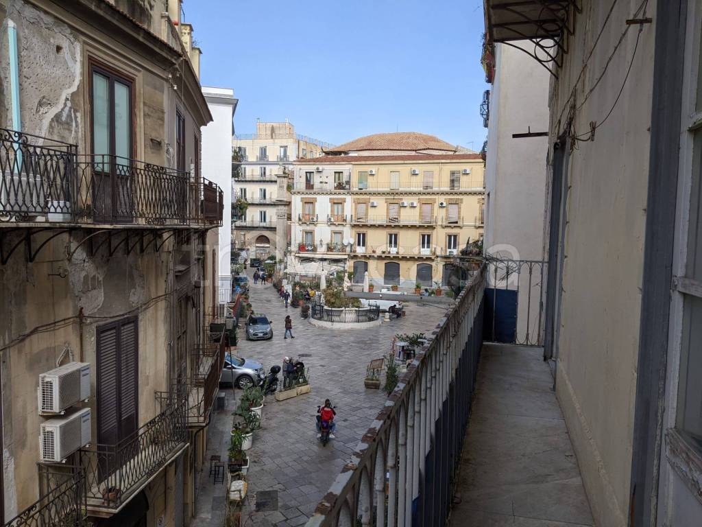 Appartamento in vendita a Palermo via Divisi, 3