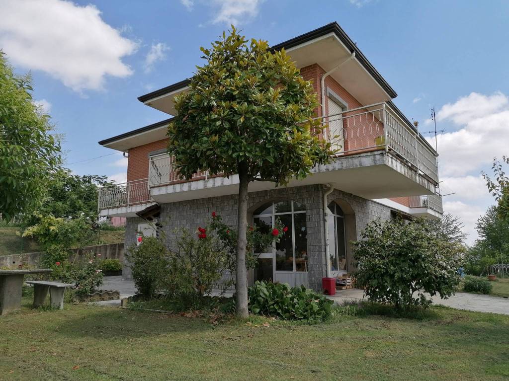 Villa in vendita a Cantarana