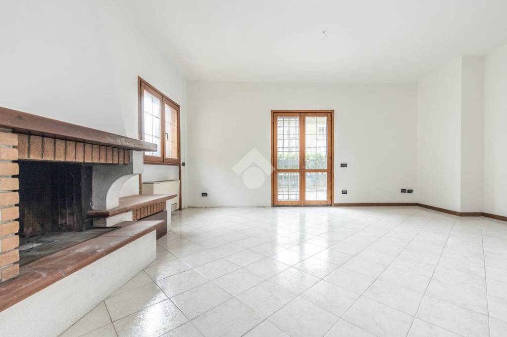 Appartamento in vendita a Roma via Anagnina, 495