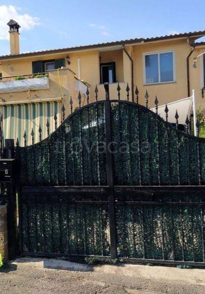 Villa a Schiera in in vendita da privato a Fabrica di Roma via Nino Bixio, 6