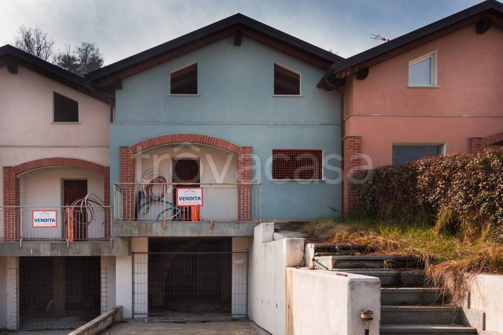 Villa a Schiera in vendita a Saluzzo via Borgo Canave, 1