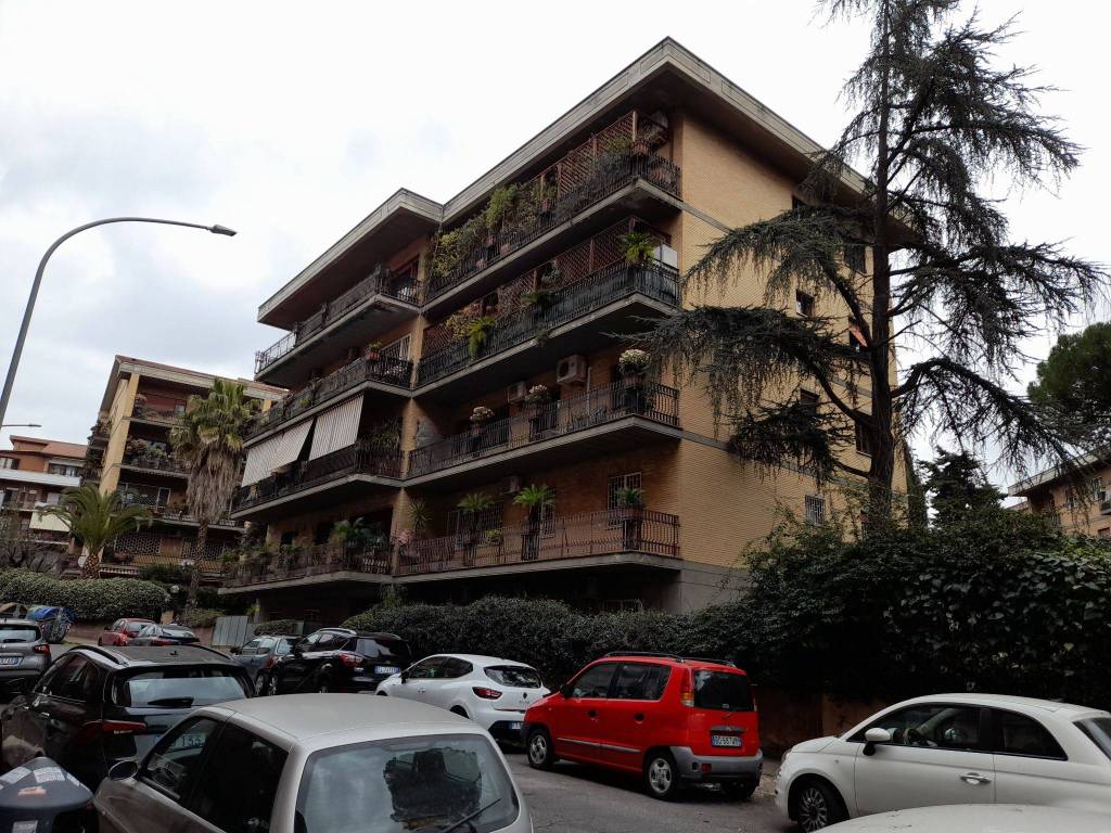Appartamento in in vendita da privato a Roma via Montaione, 20