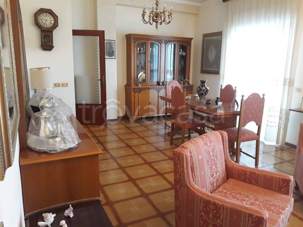 Appartamento in in vendita da privato a Vizzini viale Regina Margherita, 50