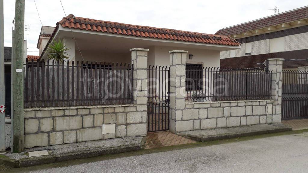 Villa in in vendita da privato a Castel Volturno via Martiri di Castel Volturno