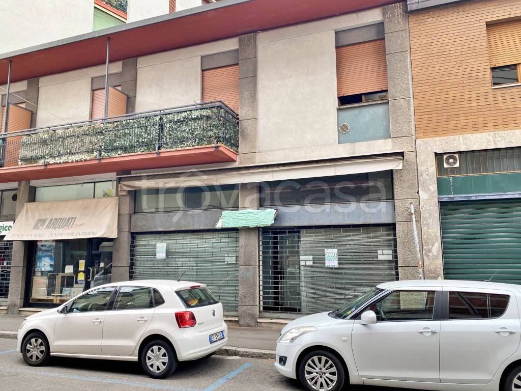 Negozio in vendita a Rho via Porta Ronca, 49