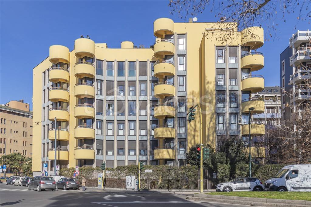 Appartamento in vendita a Milano viale Elvezia, 12