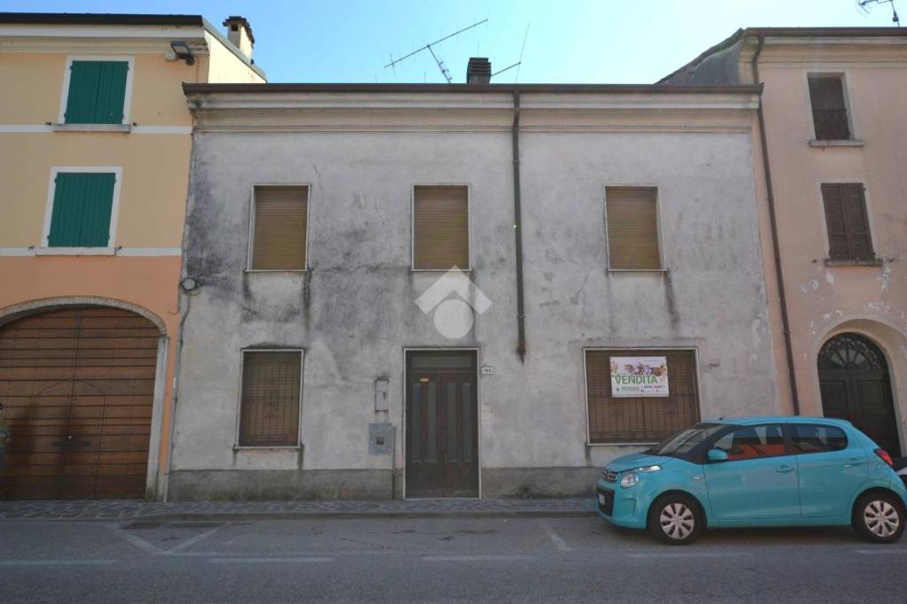 Casa Indipendente in vendita ad Acquanegra sul Chiese via c. Canneti, 190