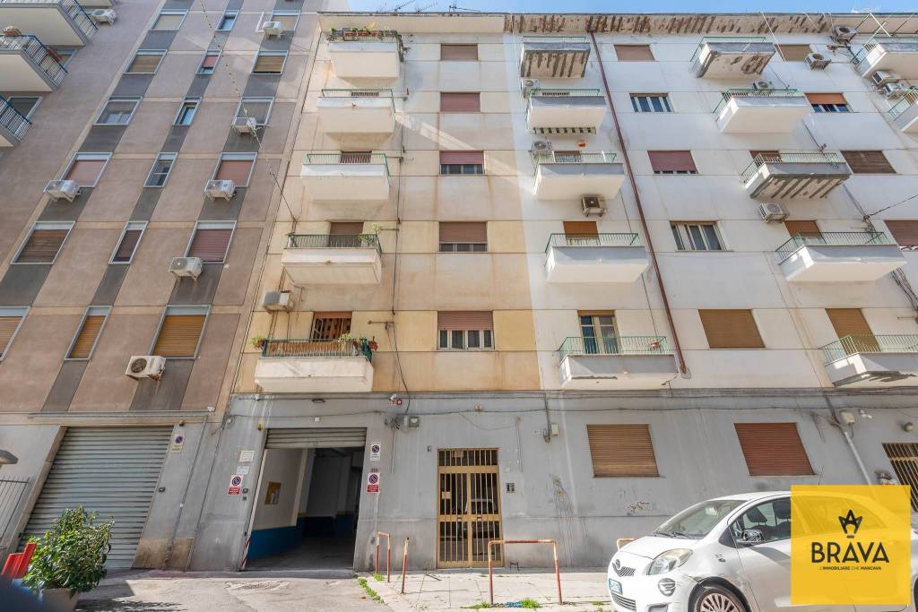 Appartamento in vendita a Palermo via Francesco Paolo Perez, 211
