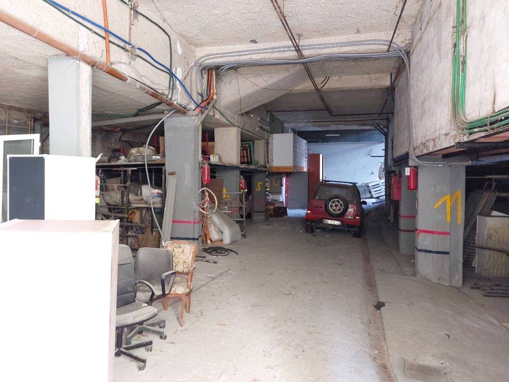 Garage in vendita a Roma via di Orti Poli, 50