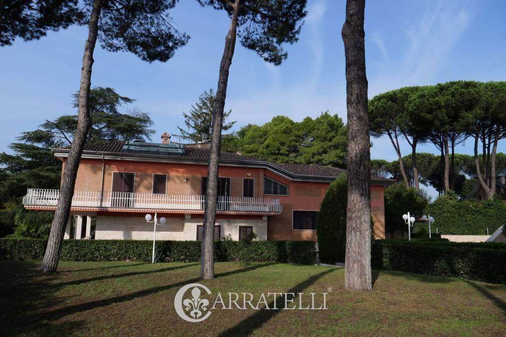 Villa in vendita a Roma via Filippo Grispigni