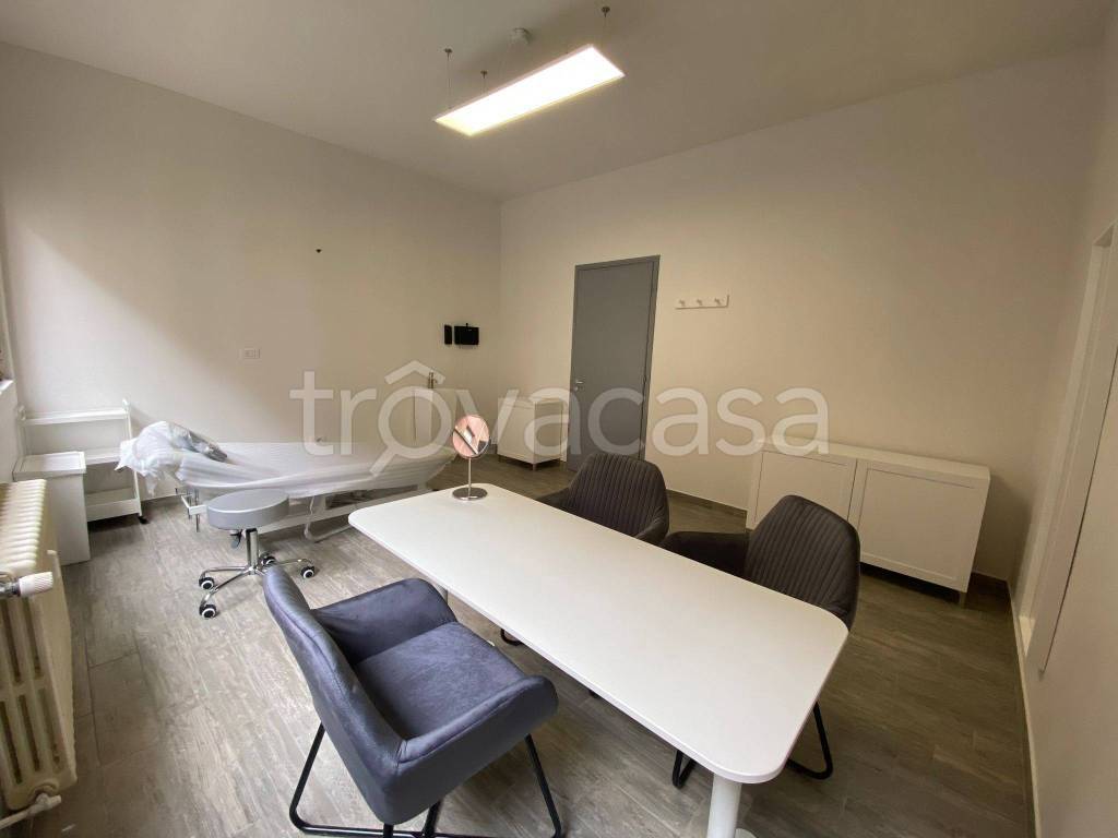 Ufficio in in affitto da privato a Gallarate via Camillo Benso di Cavour, 15