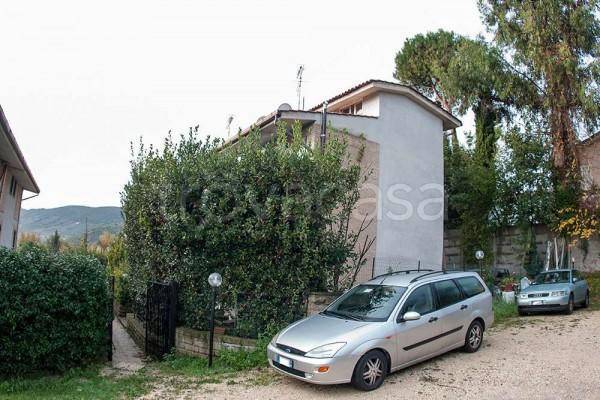 Villa a Schiera in in vendita da privato a Scandriglia via dei Pini, 35