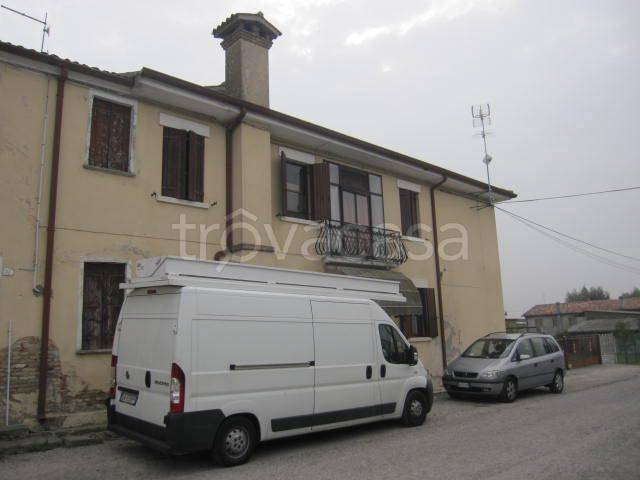 Casa Indipendente in vendita ad Adria passetto Strada Passetto, 0