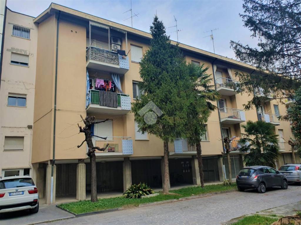 Appartamento in vendita a Lugo via g. Ricci curbastro, 17