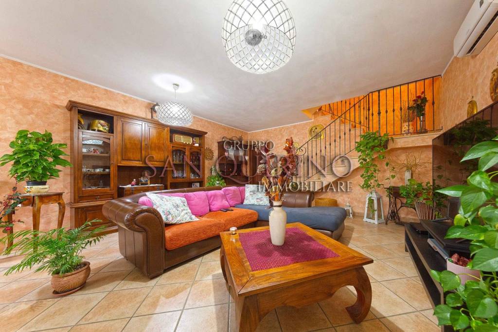 Villa a Schiera in vendita a Viadana via Manfrassina, 30