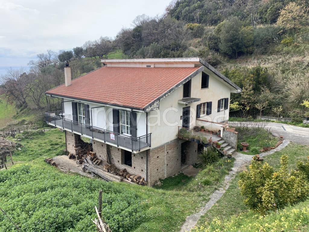 Casa Indipendente in vendita a Falconara Albanese contrada Pazzuolo, snc