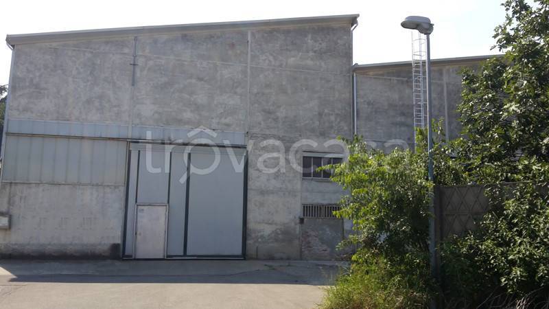 Capannone Industriale in vendita a Brugherio via Santa Maria