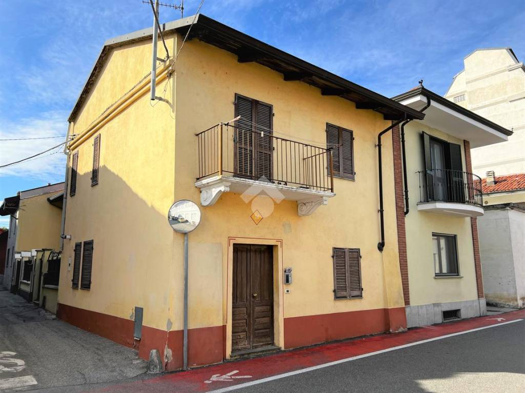 Casa Indipendente in vendita a Cigliano via s. Francesco, 26