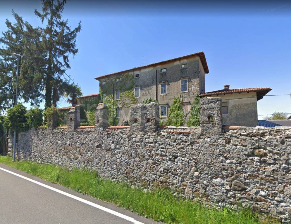 Intero Stabile in vendita a Cividale del Friuli strada del Colombar