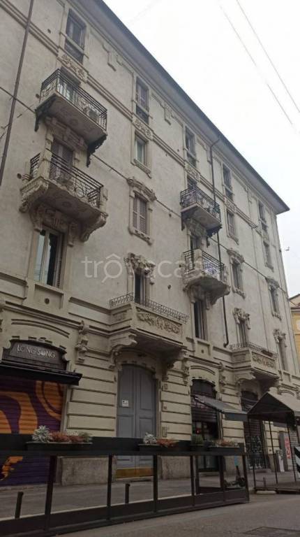 Appartamento in affitto a Milano via Antonio Stoppani, 11
