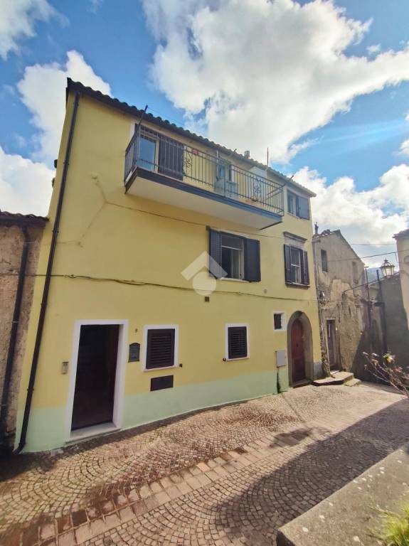 Casa Indipendente in vendita a Falconara Albanese via Giorgio Castriota, 6