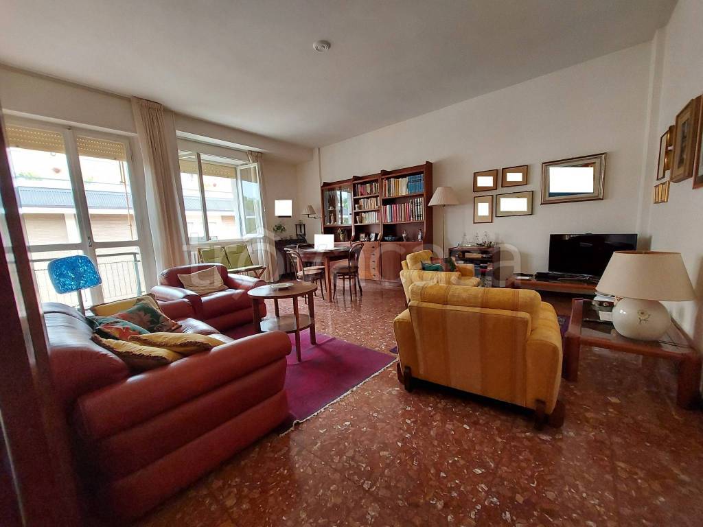 Appartamento in vendita a Pesaro via Filippo Ronconi