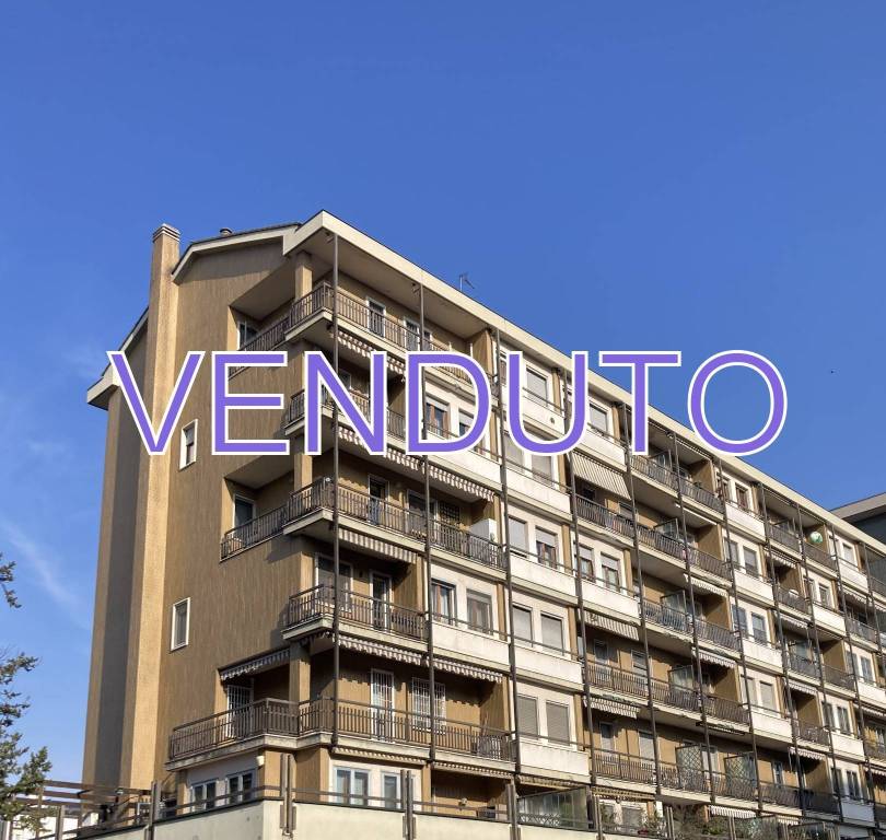 Appartamento in vendita a Milano via Monte Popera