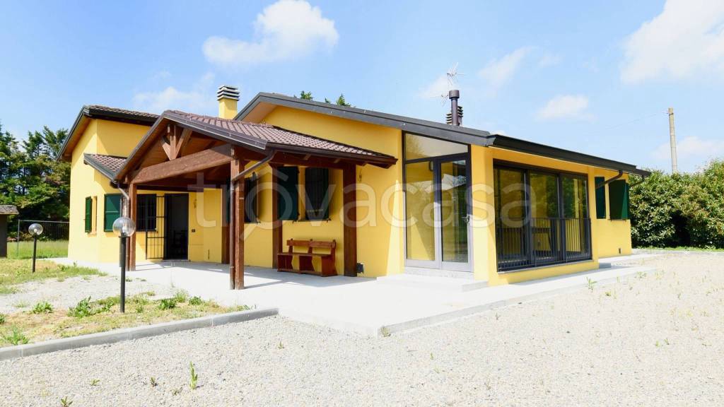 Villa in vendita a Sissa Trecasali via Alda Merini