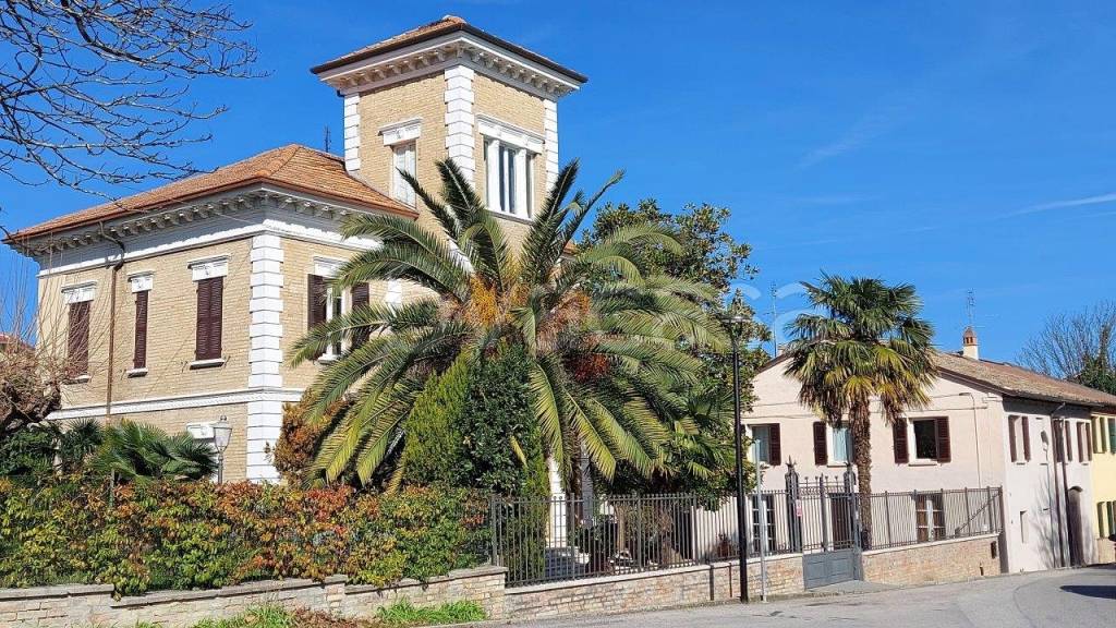 Villa Bifamiliare in vendita a Ostra viale Giacomo Matteotti, 48/50
