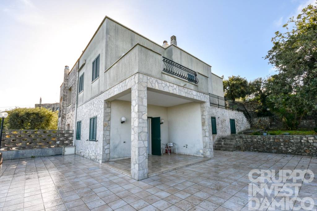 Villa in vendita a Fasano viale Monte Abella