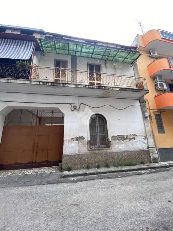 Casa Indipendente in vendita a Caivano via Giosuè Carducci, 18
