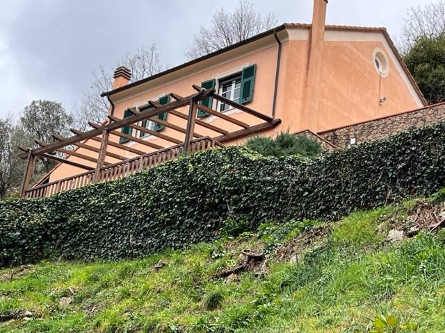 Villa in vendita ad Albisola Superiore via Stella, 45