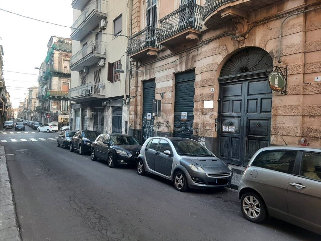 Negozio in vendita a Catania via Grimaldi, 8