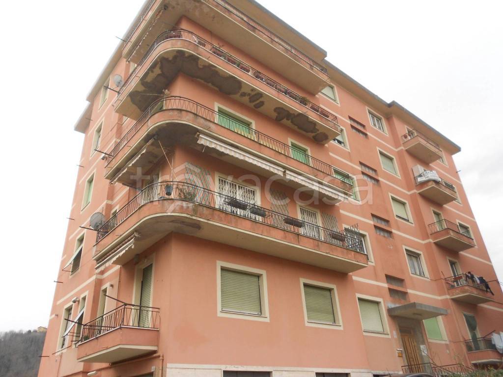 Appartamento in vendita a Campomorone via Giovanni Campora