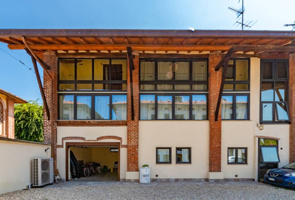 Casa Indipendente in vendita a Rozzano via Val d'Aosta, 7