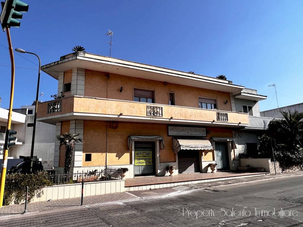 Intero Stabile in vendita a Ugento via Capitano Ugo Giannuzzi, 242