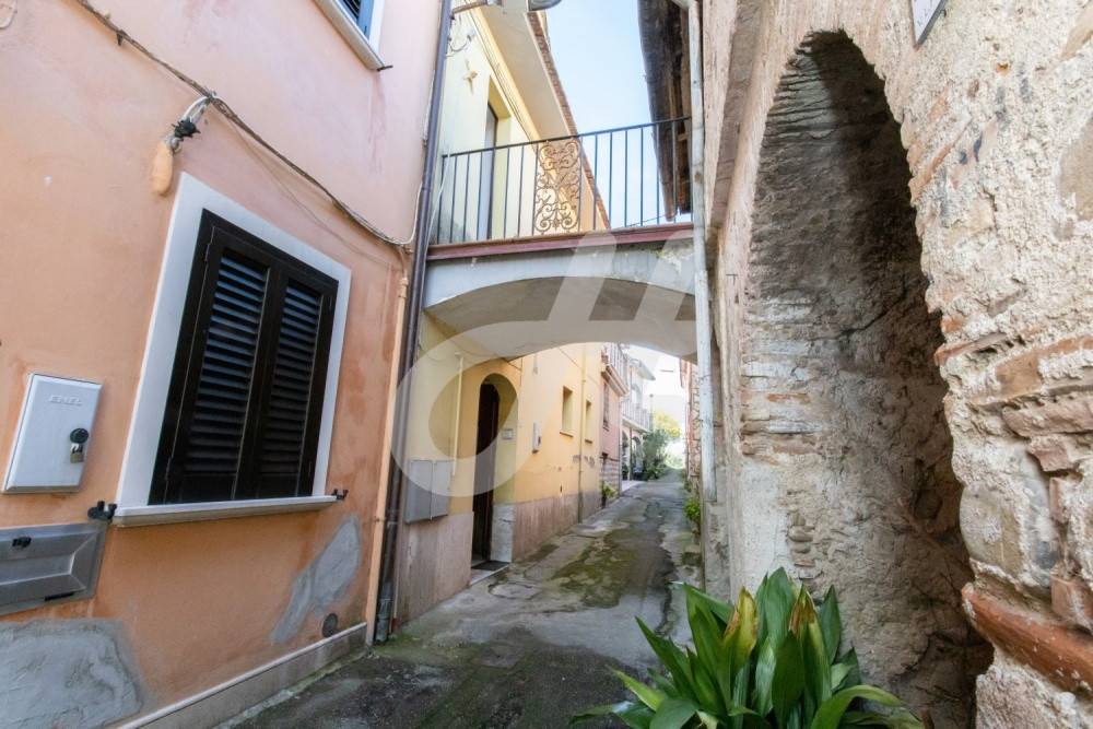 Casa Indipendente in vendita a Sant'Angelo a Cupolo via Luigi Pirandello