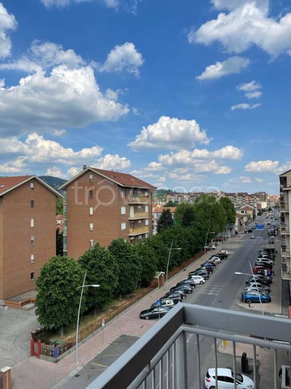 Appartamento in vendita a Moncalieri via Pastrengo, 41