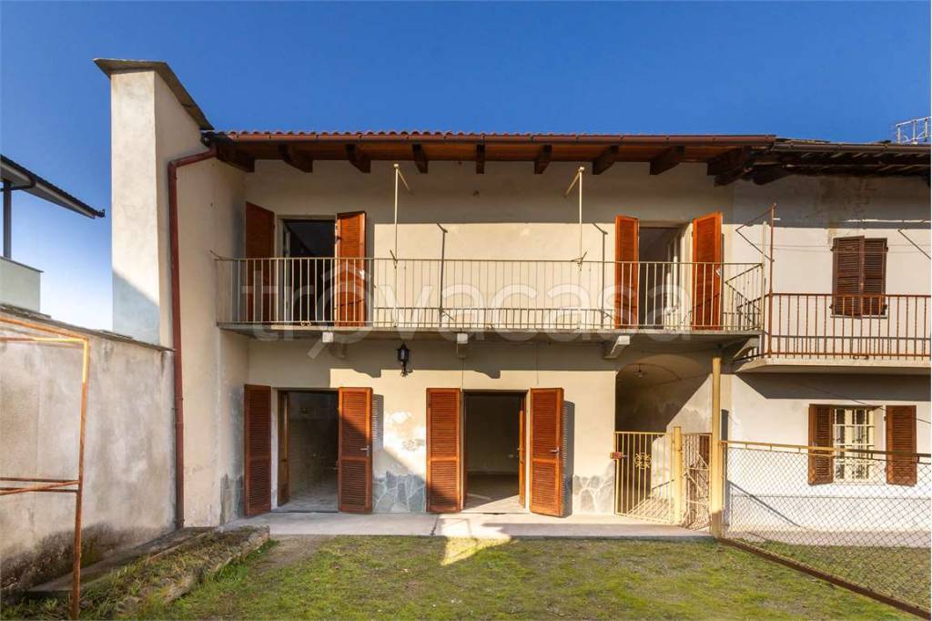 Villa a Schiera in vendita a Cavour via Goytre, 21