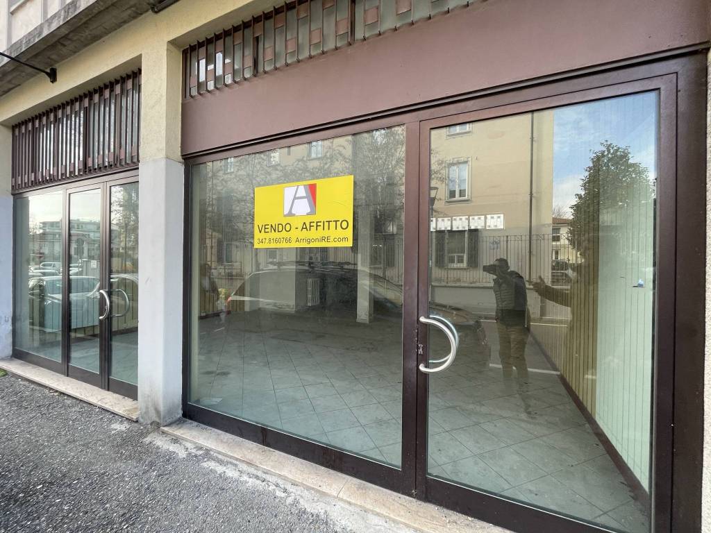 Negozio in vendita a Bergamo via Innocenzo xi, 2